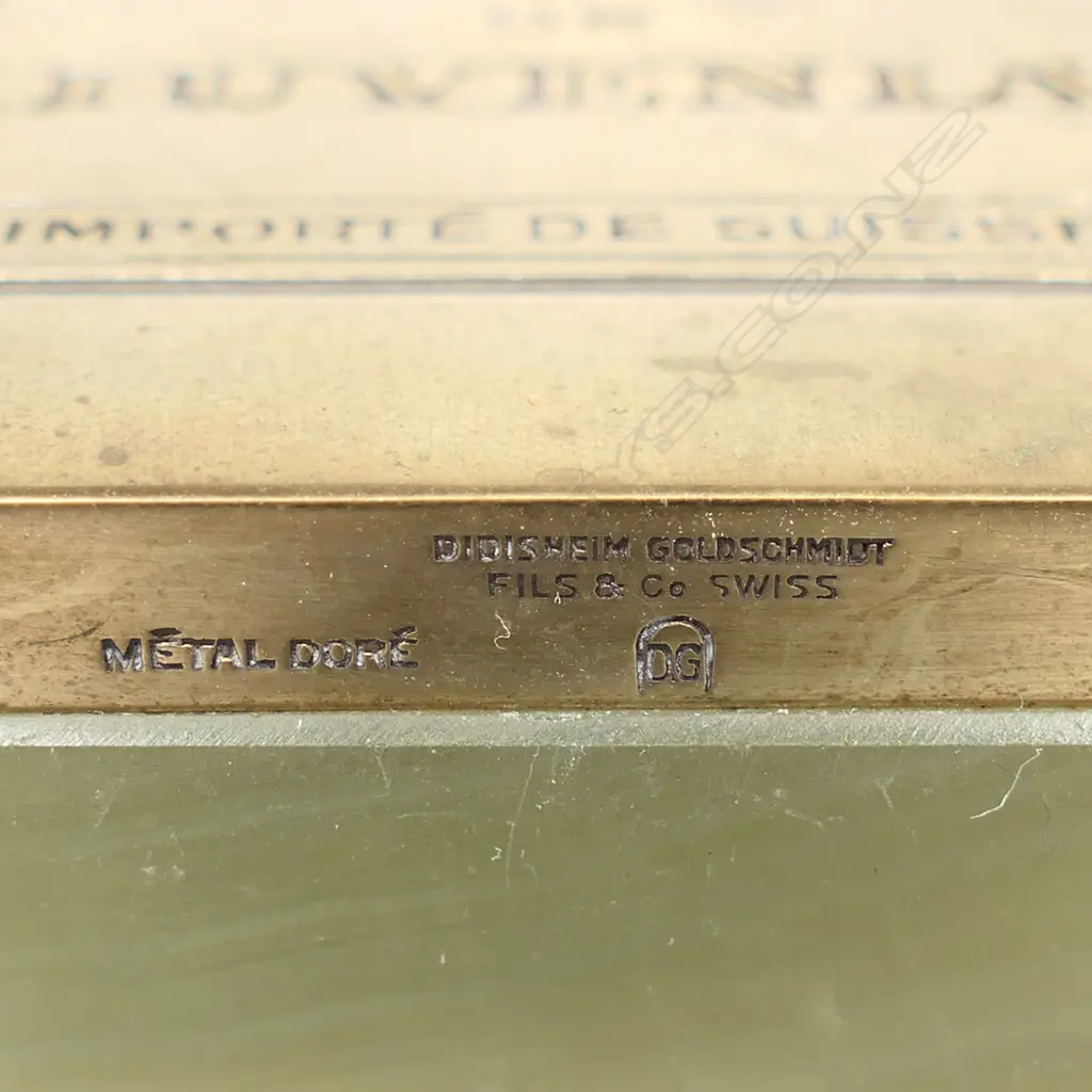 An Art Deco Juvenia perfume bottle travel clock, Image 1++