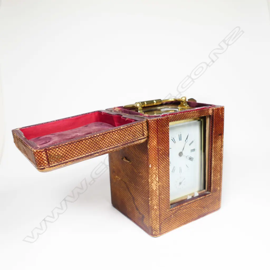 A 19thC French grande sonnerie carriage clock, Image 1++