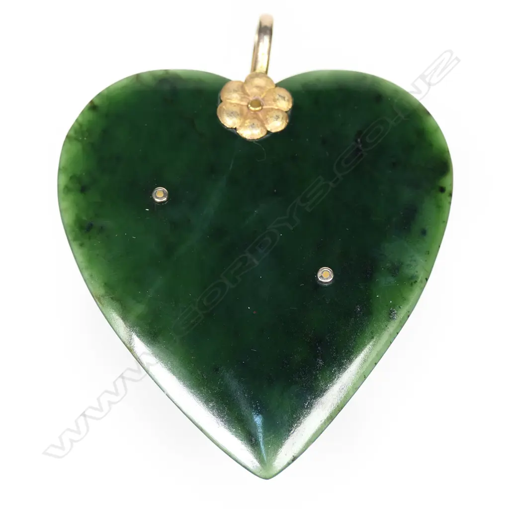 A large and impressive New Zealand colonial pounamu and 9ct gold heart pendant, Image 1++