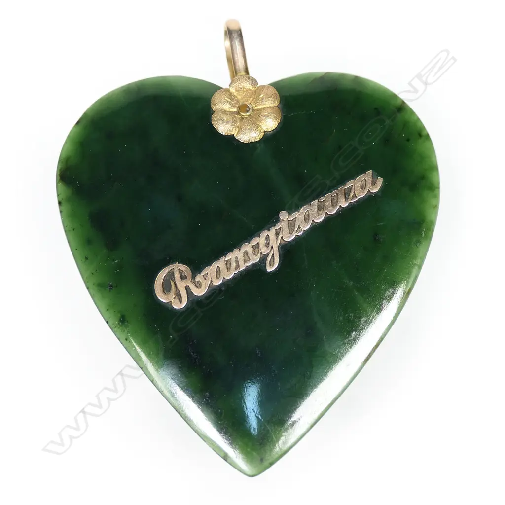 A large and impressive New Zealand colonial pounamu and 9ct gold heart pendant, Image 1++
