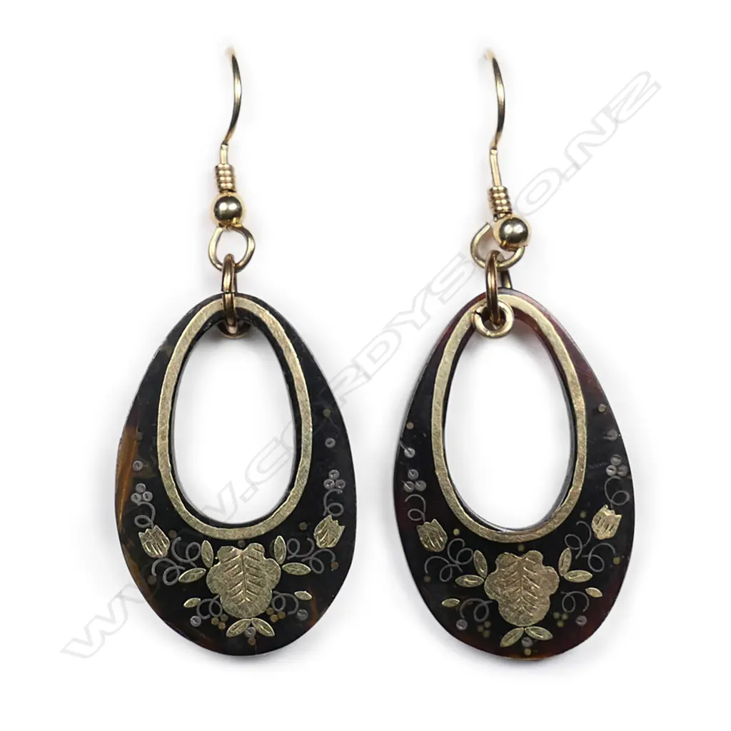 A pair of Victorian pique earrings, Image 1++