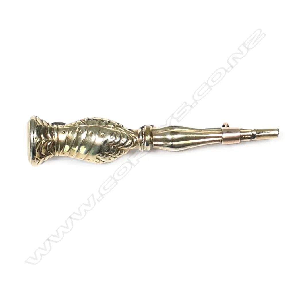 A Victorian gauntleted hand watch key, Image 1++