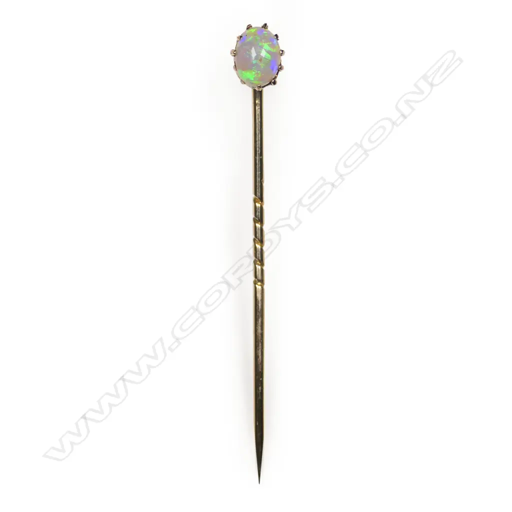A 9ct gold and opal tie pin, Image 1++