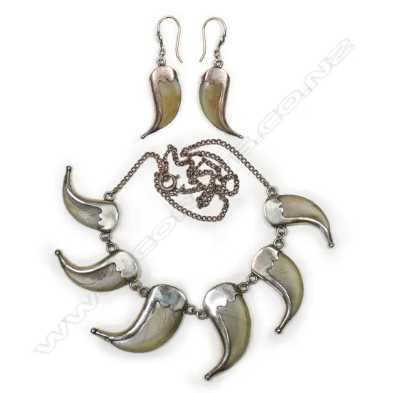A c1900 six 9ct mounted leopard claw necklace and matching earring set