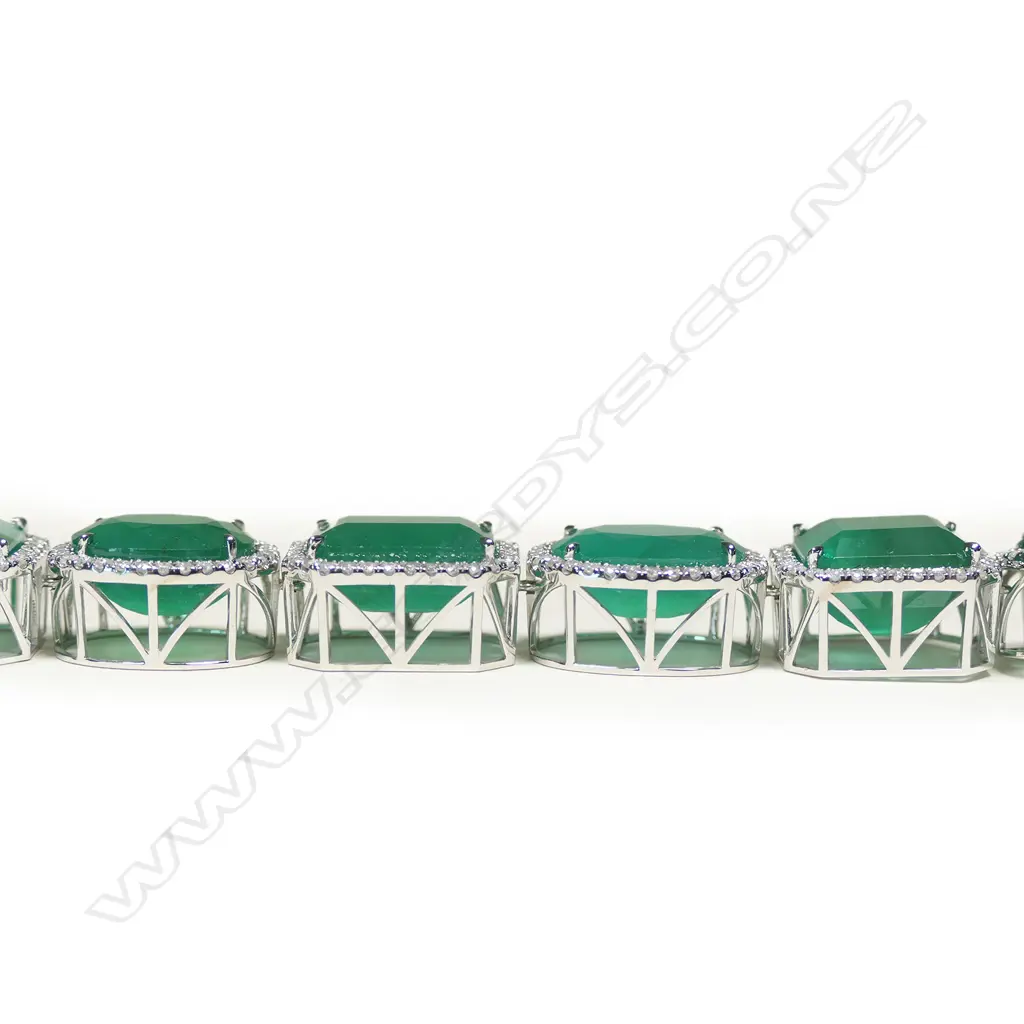 An impressive 14ct white gold emerald and diamond necklace, Image 1++