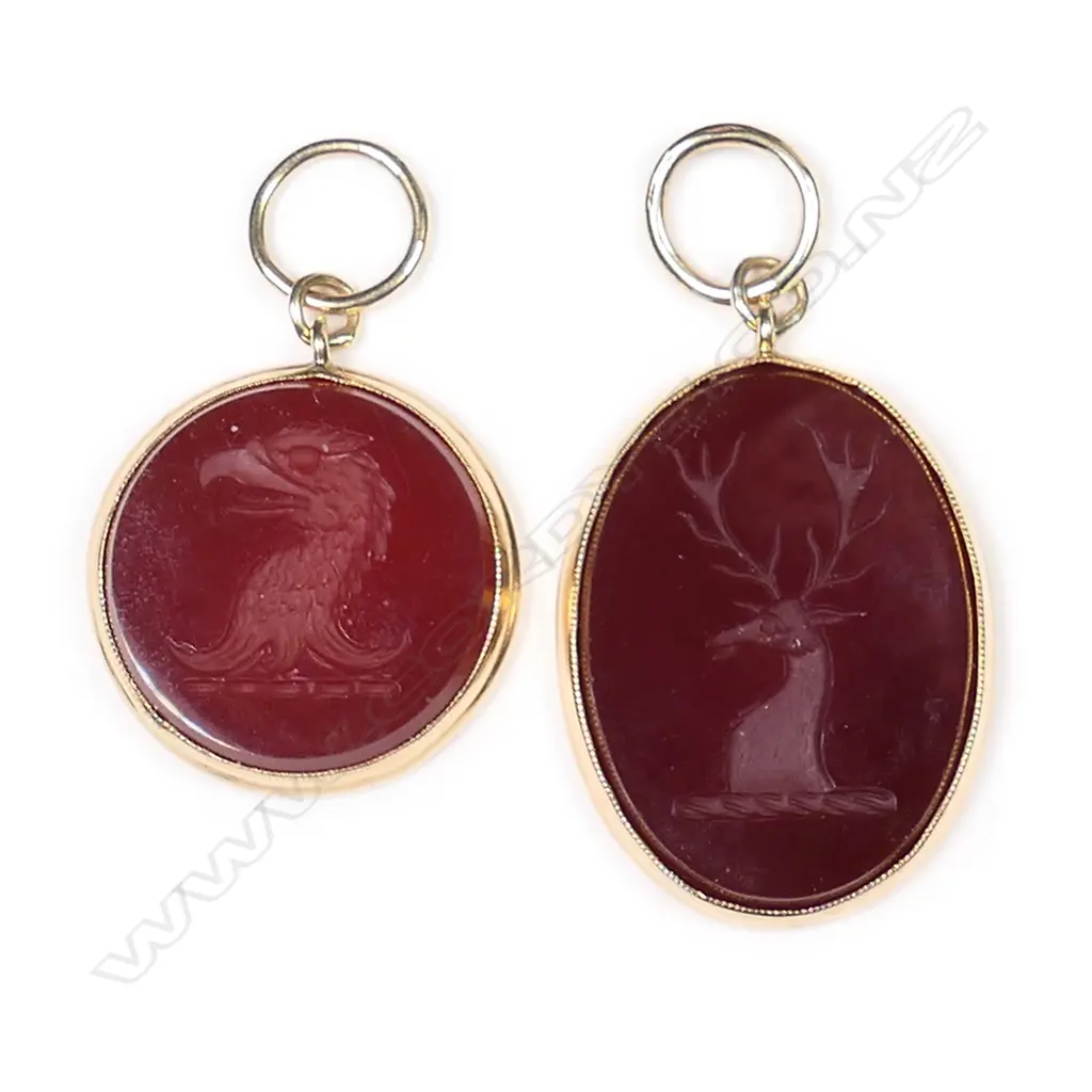 Two 19thC 9ct. framed intaglio cut seal pendants, Image 1++