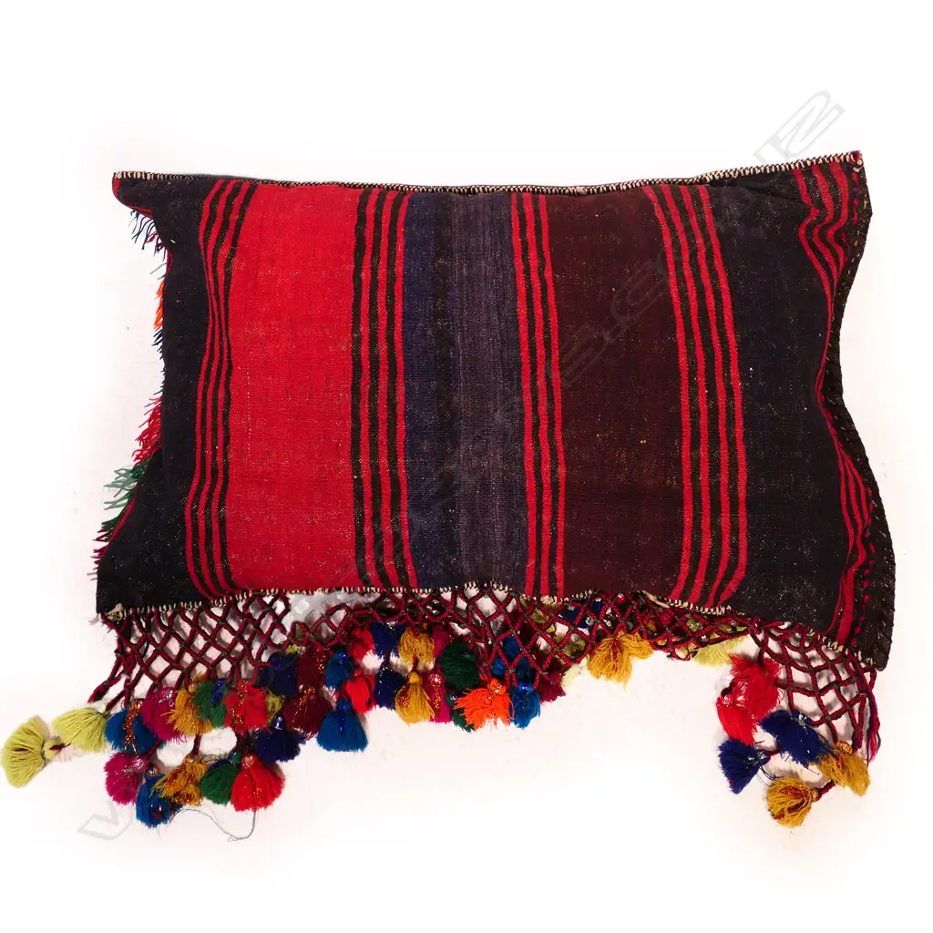 A large Kilim pillow, Image 1++