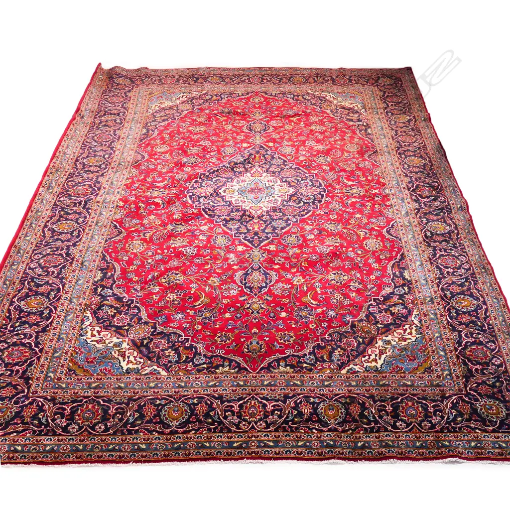A large hand knotted Iranian Tabriz carpet, Image 1++