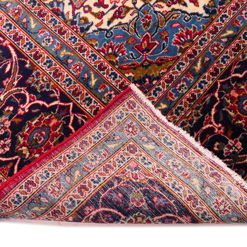 A large hand knotted Iranian Tabriz carpet, Image 1++