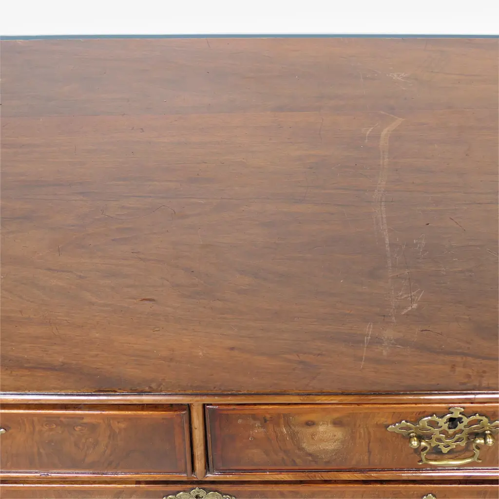 A George l and later figured walnut flat front chest, Image 1++
