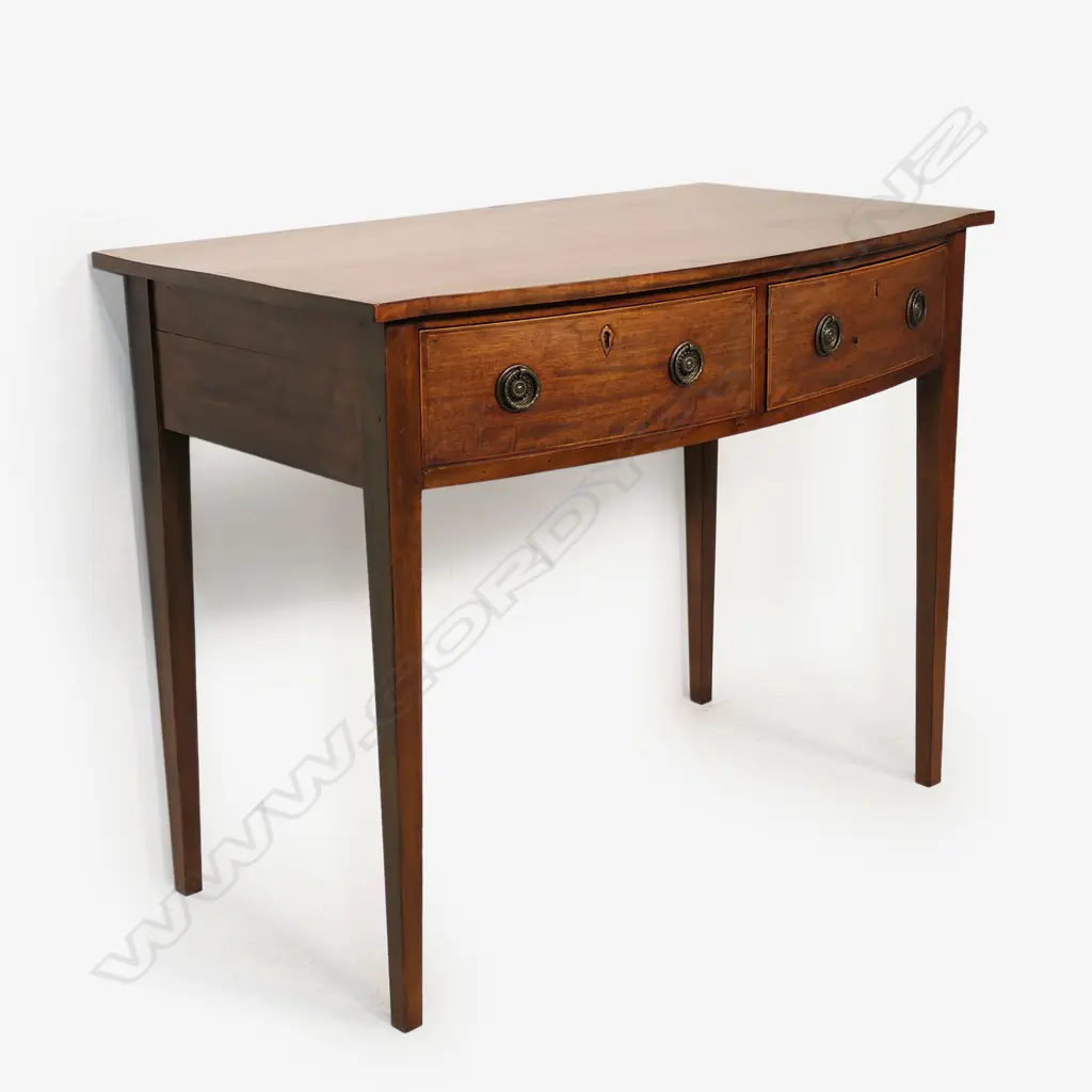 A 19th century mahogany bow-fronted side table, Image 1++