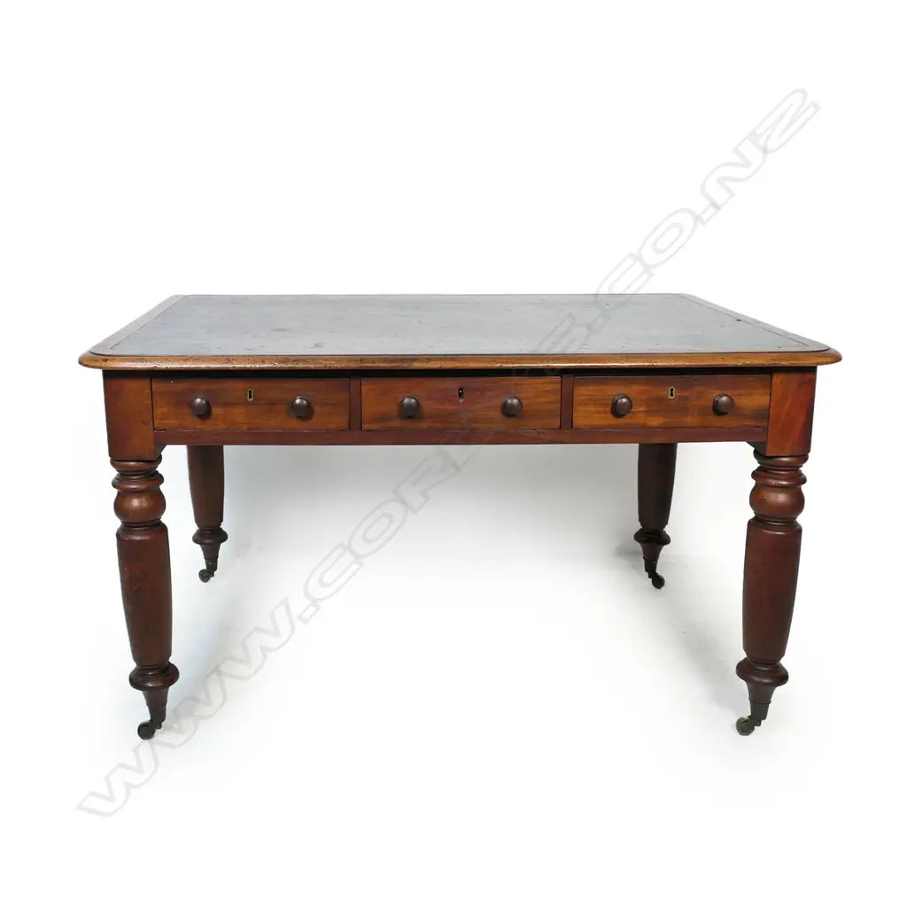 A Victorian mahogany library table, Image 1++