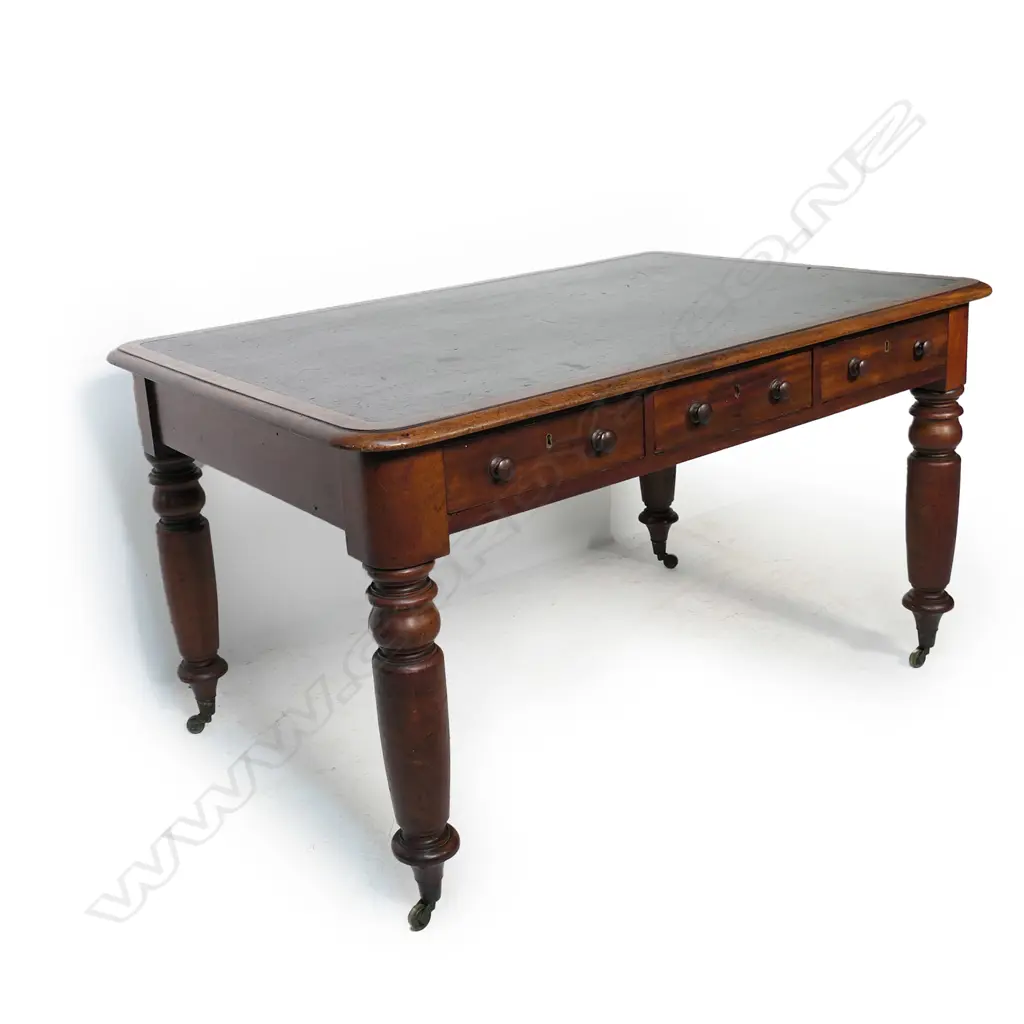 A Victorian mahogany library table, Image 1++