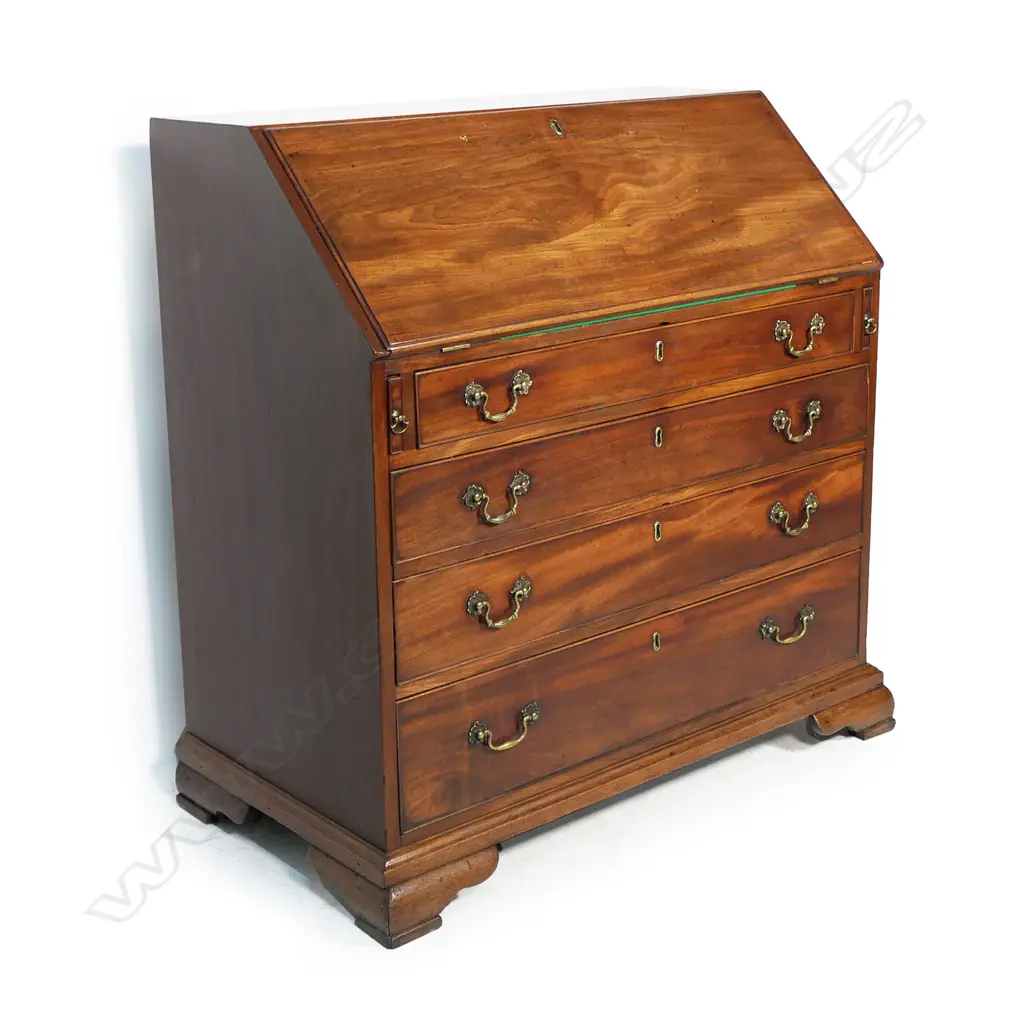 A George III mahogany fall front bureau, Image 1++