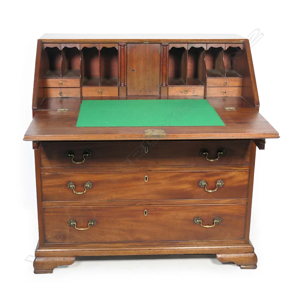 A George III mahogany fall front bureau, Image 1++