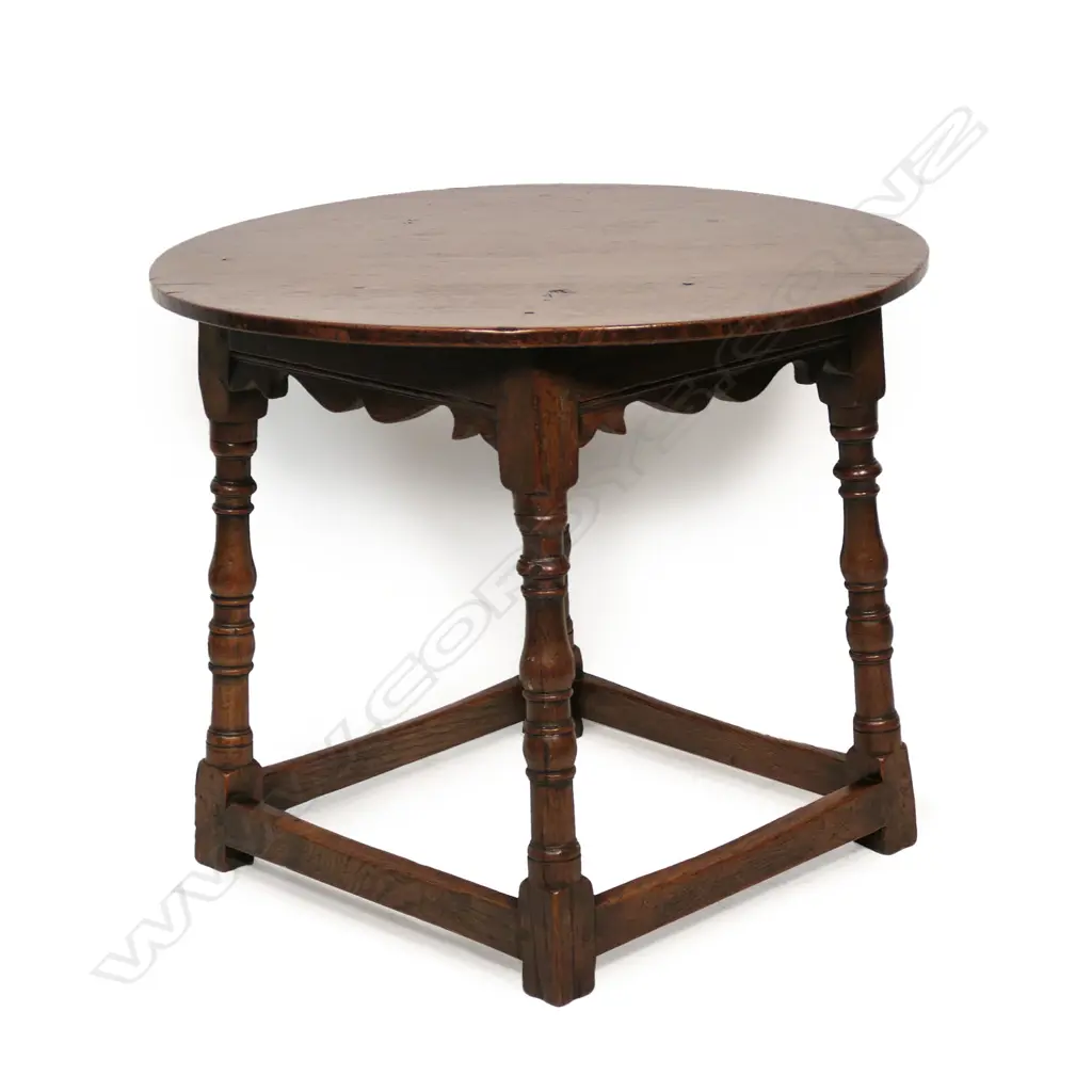A good 19thC Georgian style country oak circular occasional table, Image 1++