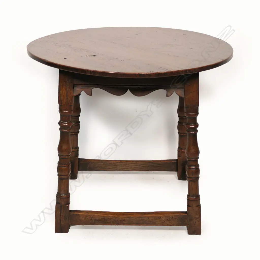 A good 19thC Georgian style country oak circular occasional table, Image 1++