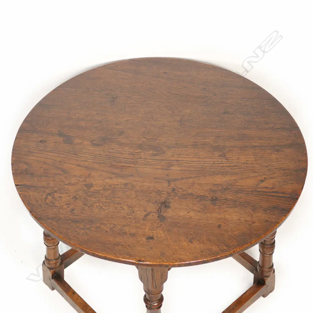 A good 19thC Georgian style country oak circular occasional table, Image 1++