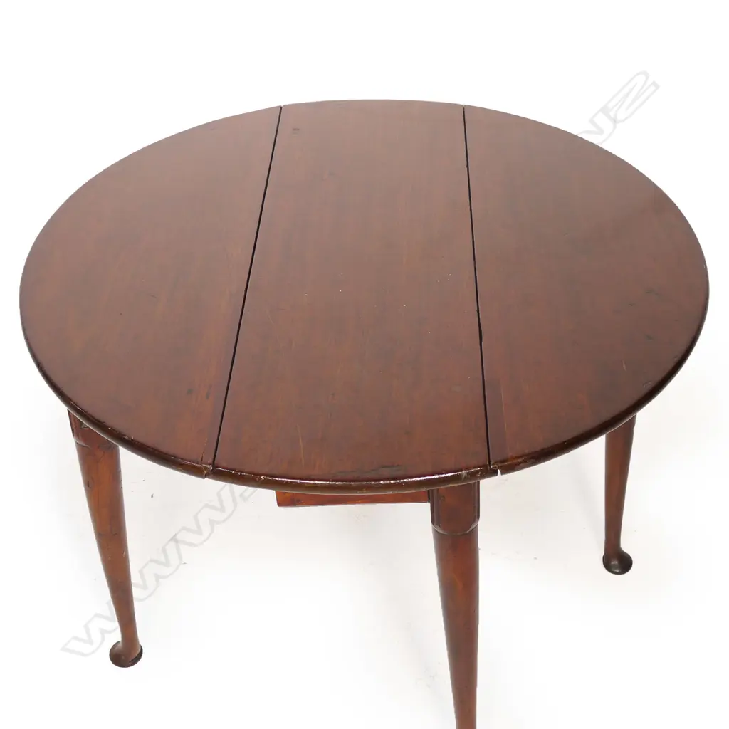 A George lll mahogany small proportion drop leaf table, Image 1++