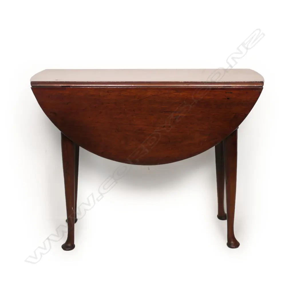 A George lll mahogany small proportion drop leaf table, Image 1++