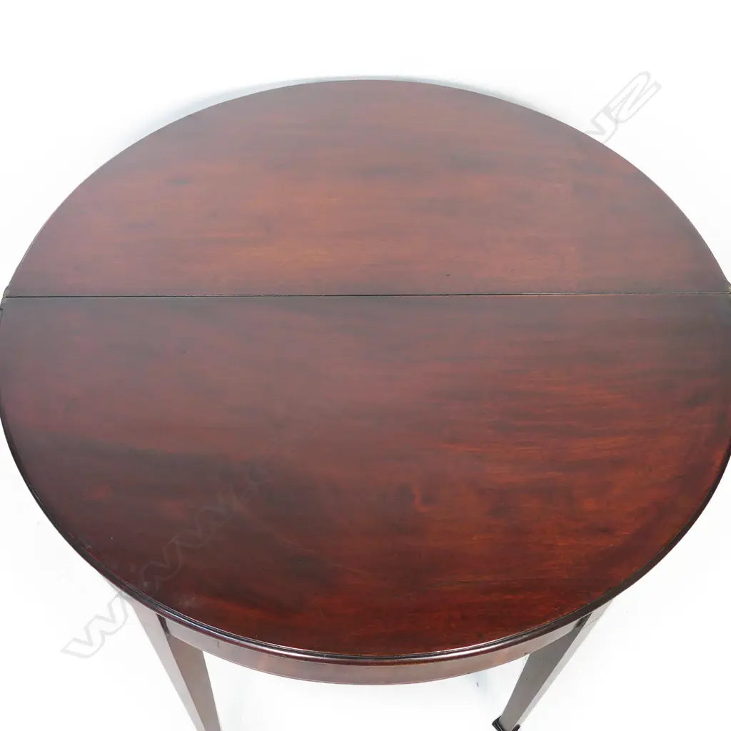 A George III mahogany fold-over top tea table, Image 1++
