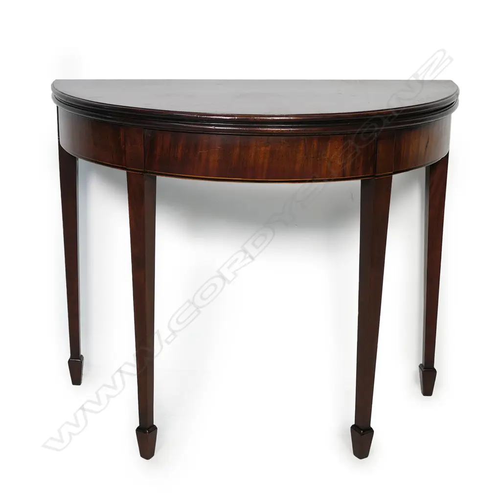 A George III mahogany fold-over top tea table, Image 1++