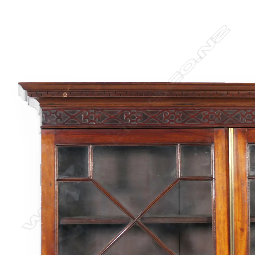 A George III mahogany bookcase bureau, Image 1++