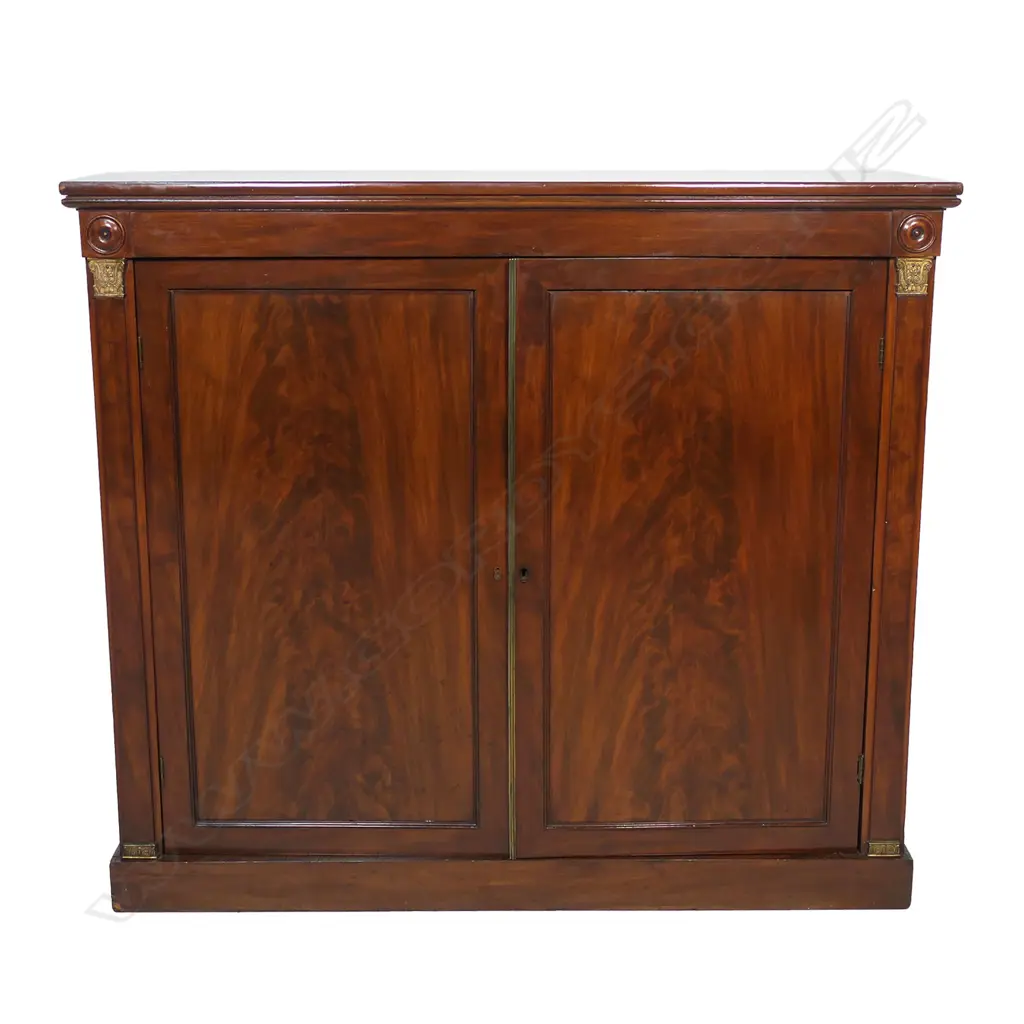 A Regency flame mahogany bookcase, Image 1++