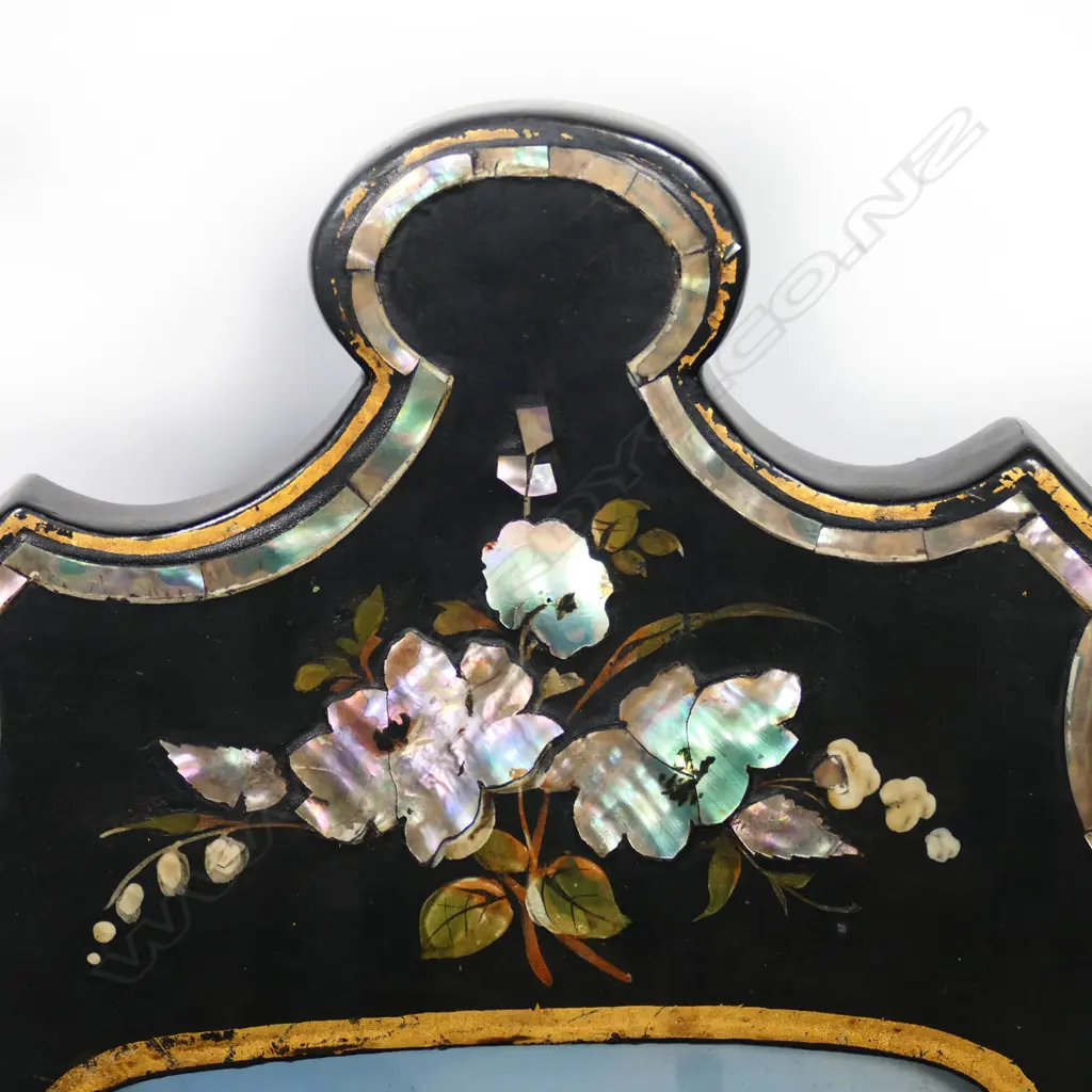 A Victorian ebonised hall chair, Image 1++