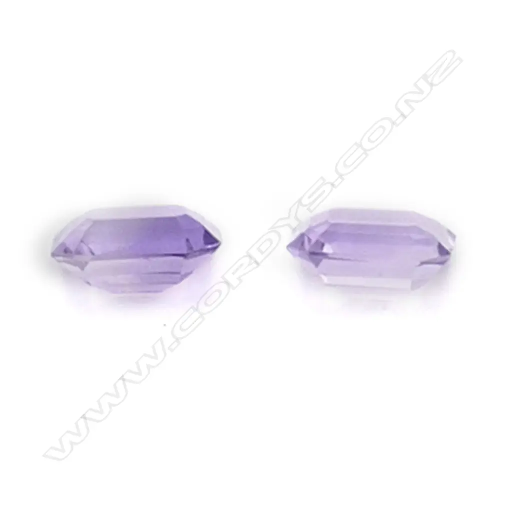 Amethyst – 4.67ct. - 2 stones rectangular with corners cut Image 1++