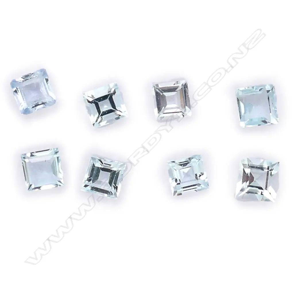 Aquamarine – 5ct. - 8 stones square Image 1++