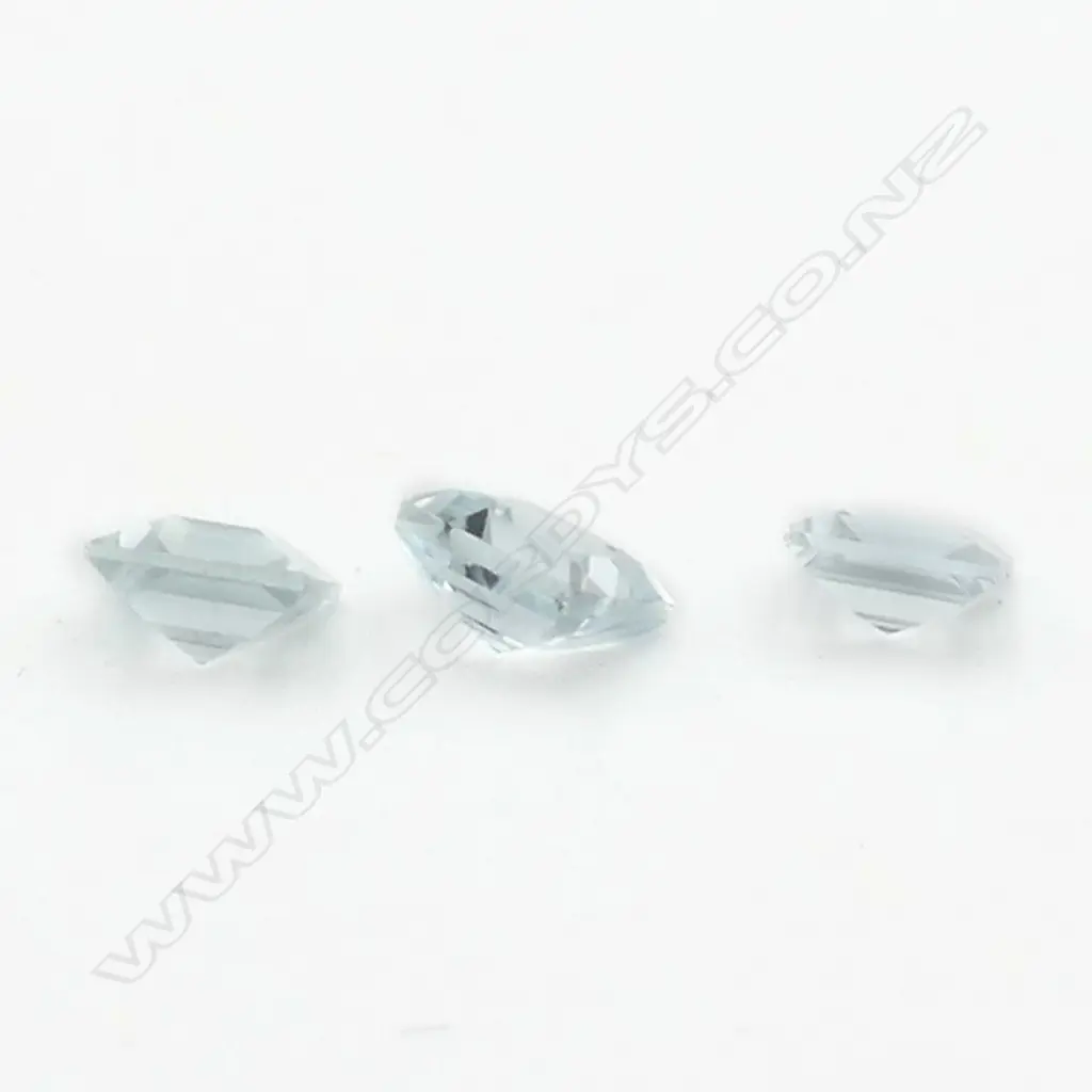 Aquamarine – 5ct. - 17 stones square Image 1++