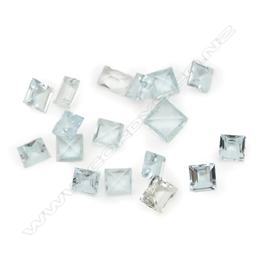 Aquamarine – 5ct. - 17 stones square Image 1++