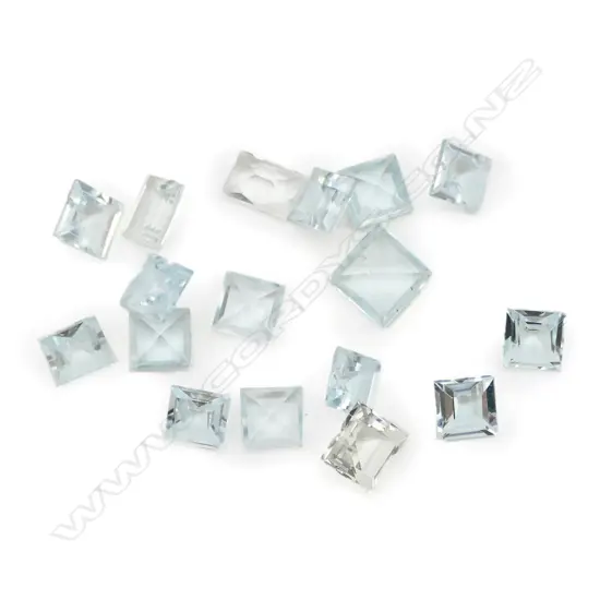 Aquamarine – 5ct. - 17 stones square