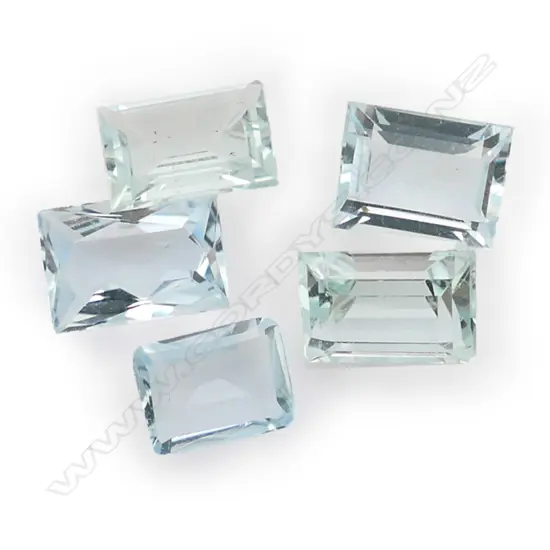 Aquamarine – 5ct. - 5 stones rectangular
