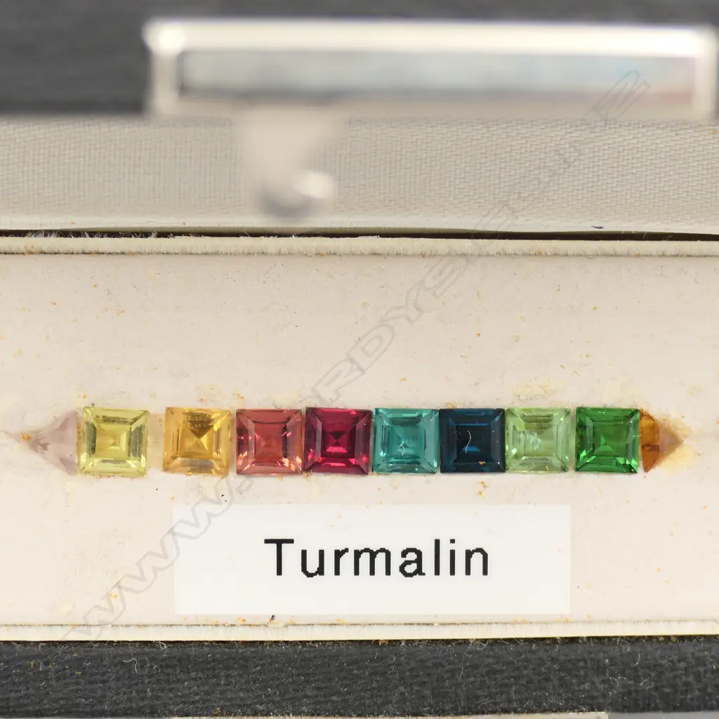 Tourmaline – 6.32ct. - 10 stones square and triangle faceted stones Image 1++