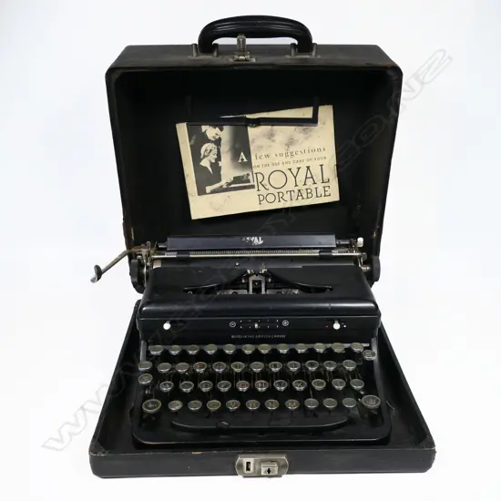 Vintage ‘Royal’ typewriter - cased