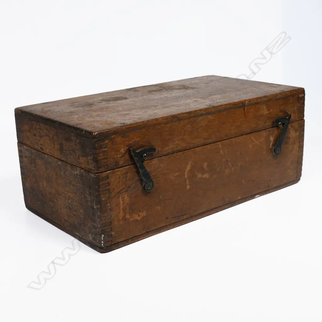 Early 20thC Stanley 'students level' brass cased sighting level in mahogany box Image 1++