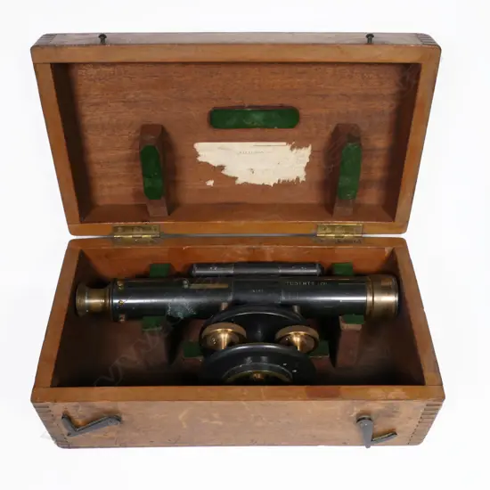 Early 20thC Stanley 'students level' brass cased sighting level in mahogany box