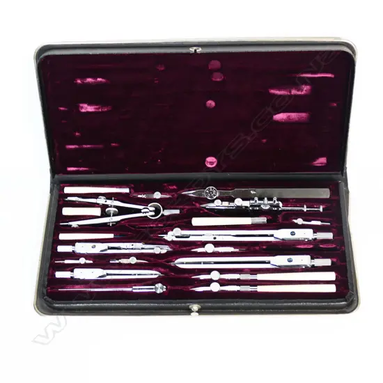 Modern ‘Maho’ drawing set - cased