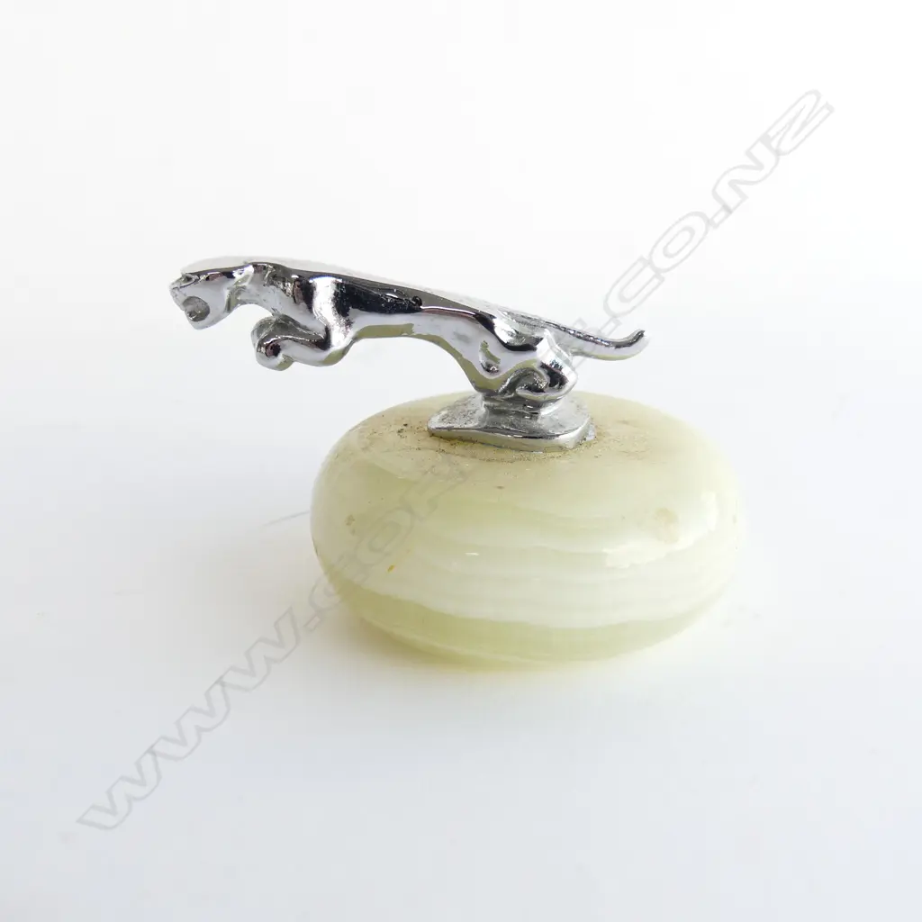 Jaguar small version chrome paperweight, H.45mm, Image 1++