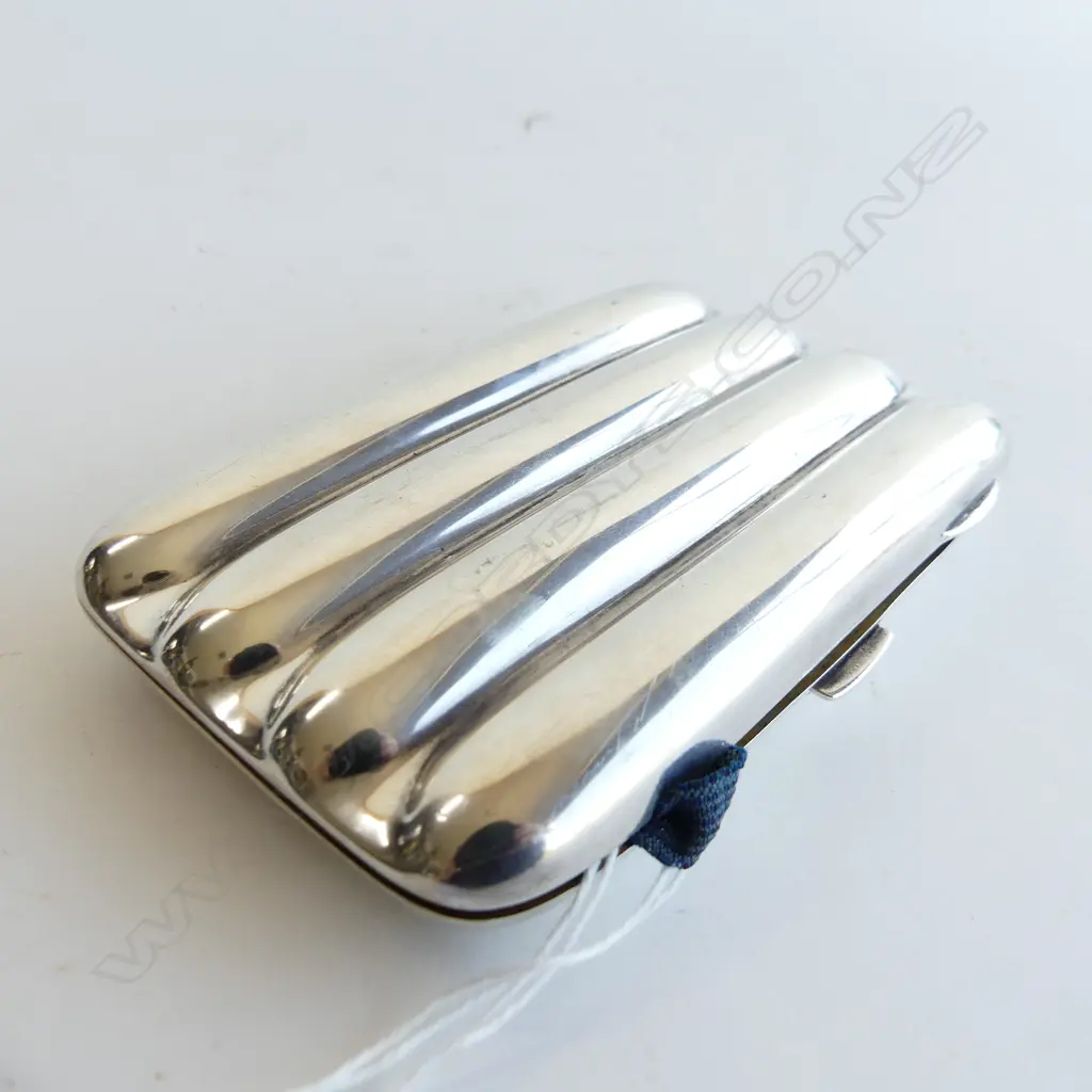 Sterling silver cigar case with gilded interior. Birmingham 1920. 146gms. 130 x 80mm Image 1++