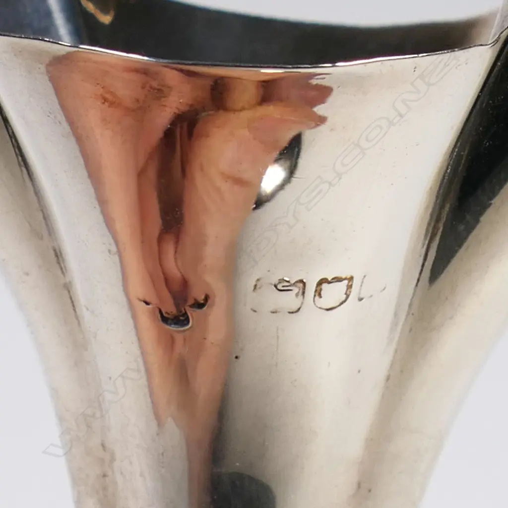 Sterling silver trumpet vase. London hallmark. weighted base. H.140mm Image 1++