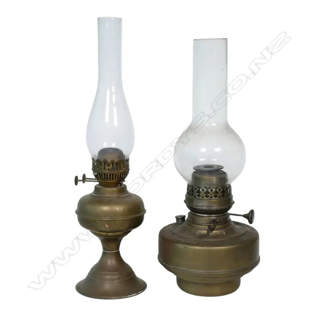 Two brass Astral-Lampe 30 kerosene lamps with chimneys, tallest (lacking base) 450mm Image 1++