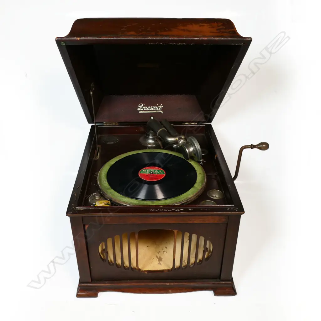 The 'Brunswick Balke-Collender Co.' Gramophone, c.1930 Image 1++