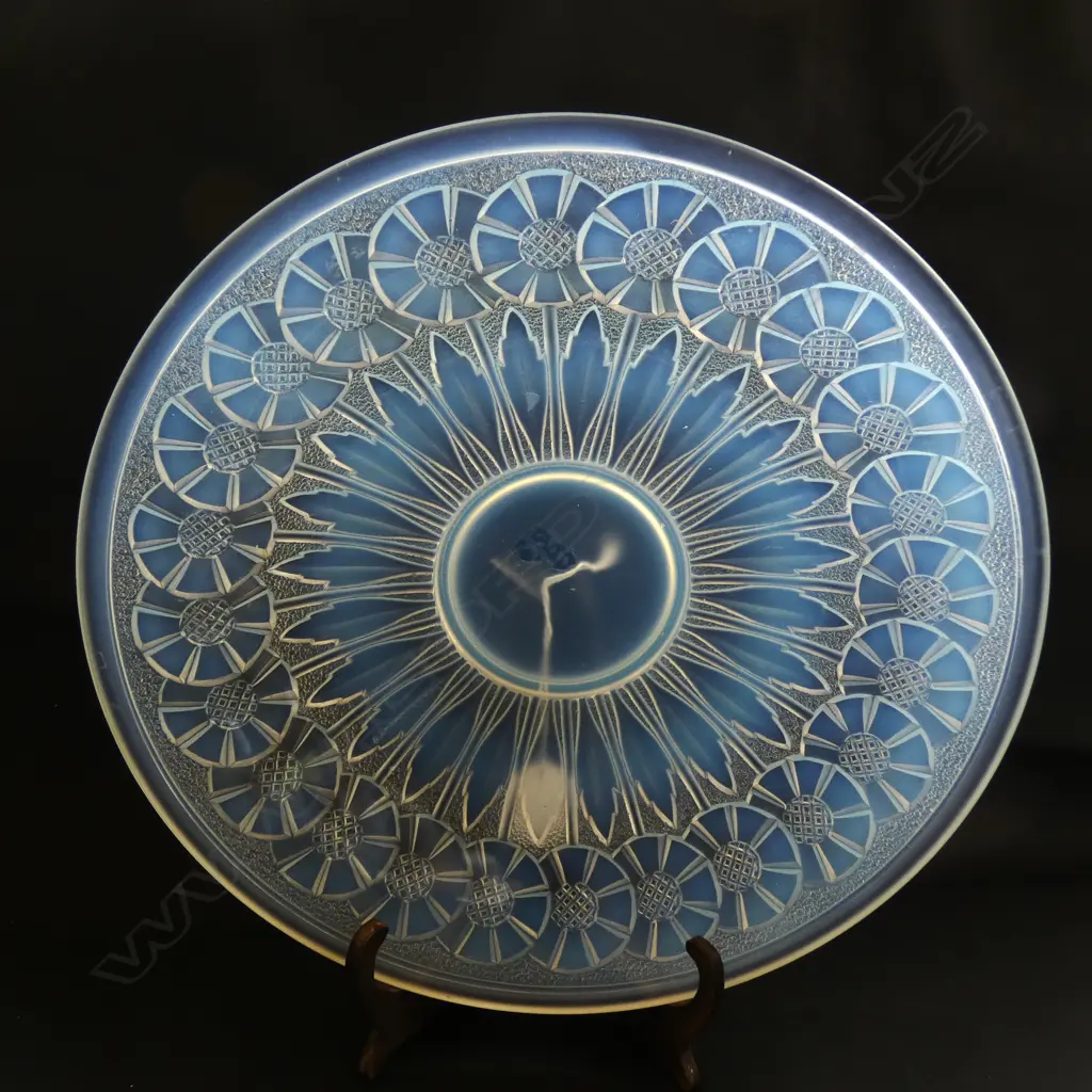 An opalescent glass bowl 'Pissenlits' by Edmond Etling Image 1++