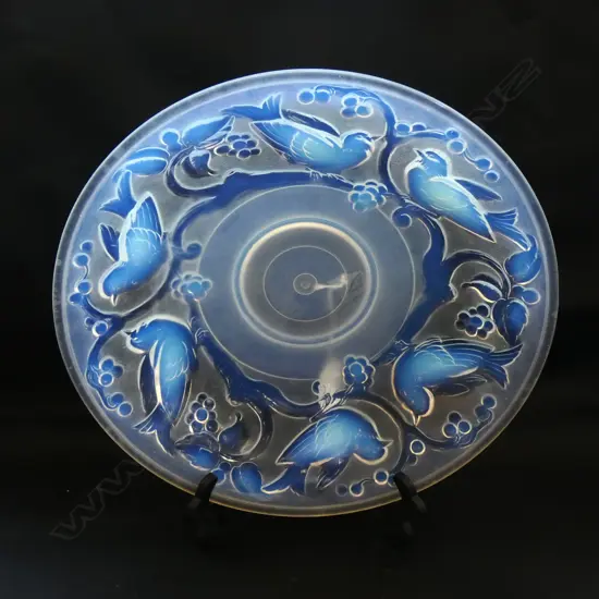 A Cristallerie d'Ezanville opalescent glass bowl, c.1930s