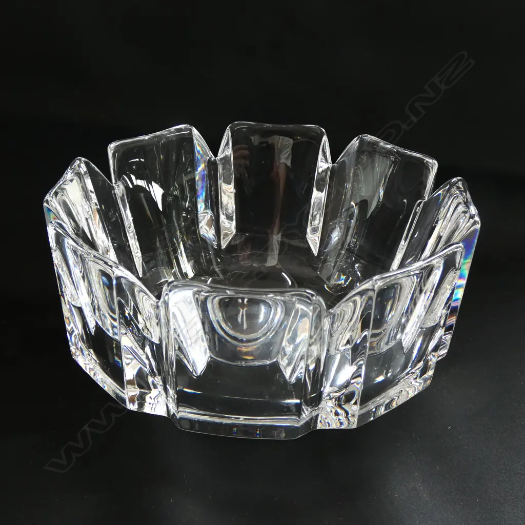 A Orrefors crystal 'Corona' bowl by Lars Hellsten Image 1++