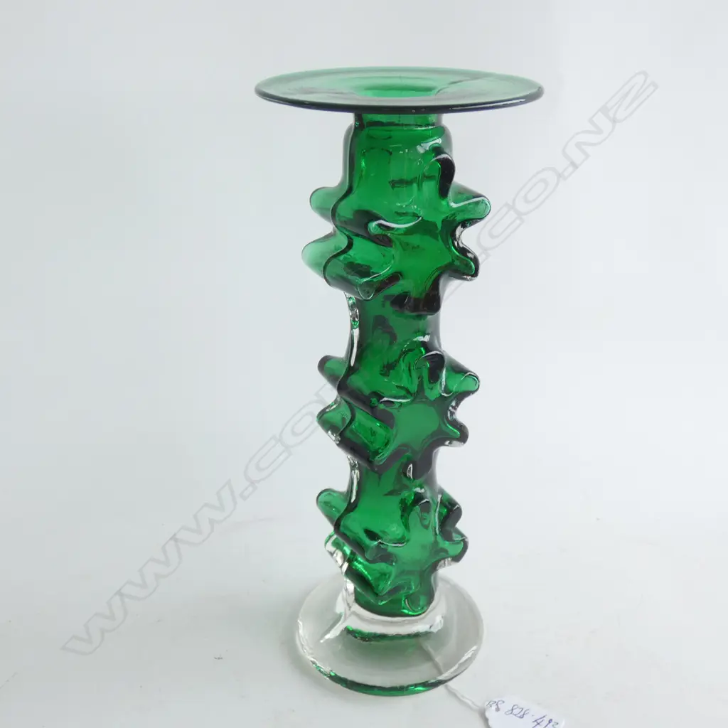 Kasperi triple-prunt green cased in clear glass candlestick/vase Image 1++