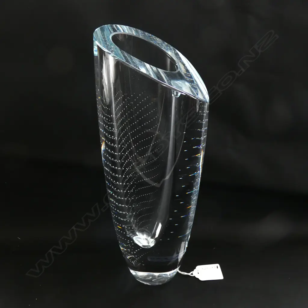 A tall crystal vase by Göran Wärff for Kosta Boda Image 1++